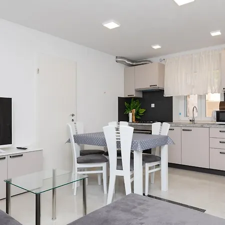 Apartmani Canaki Supetar Exterior foto