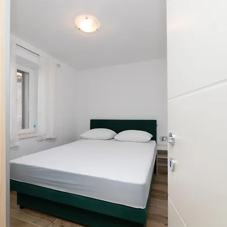 Apartmani Canaki Supetar Exterior foto