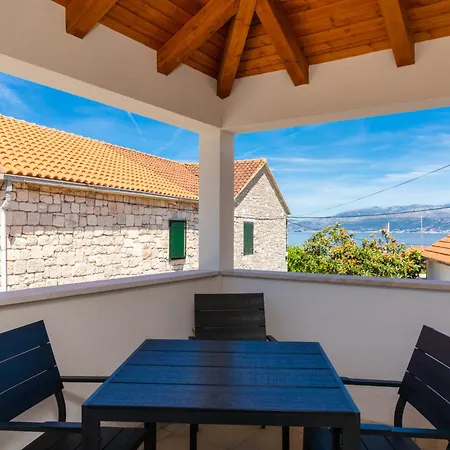 Apartmani Canaki Supetar Exterior foto