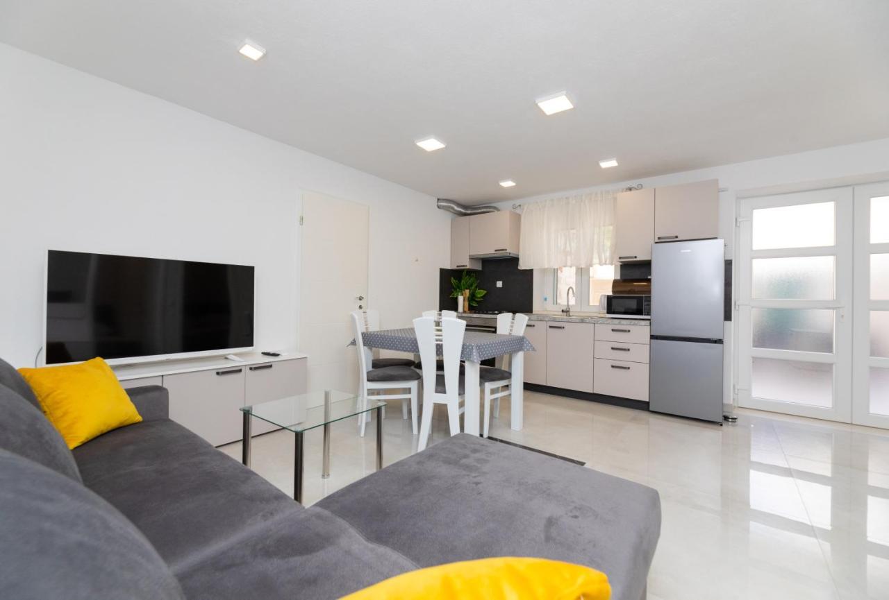 Apartment Canaki Supetar